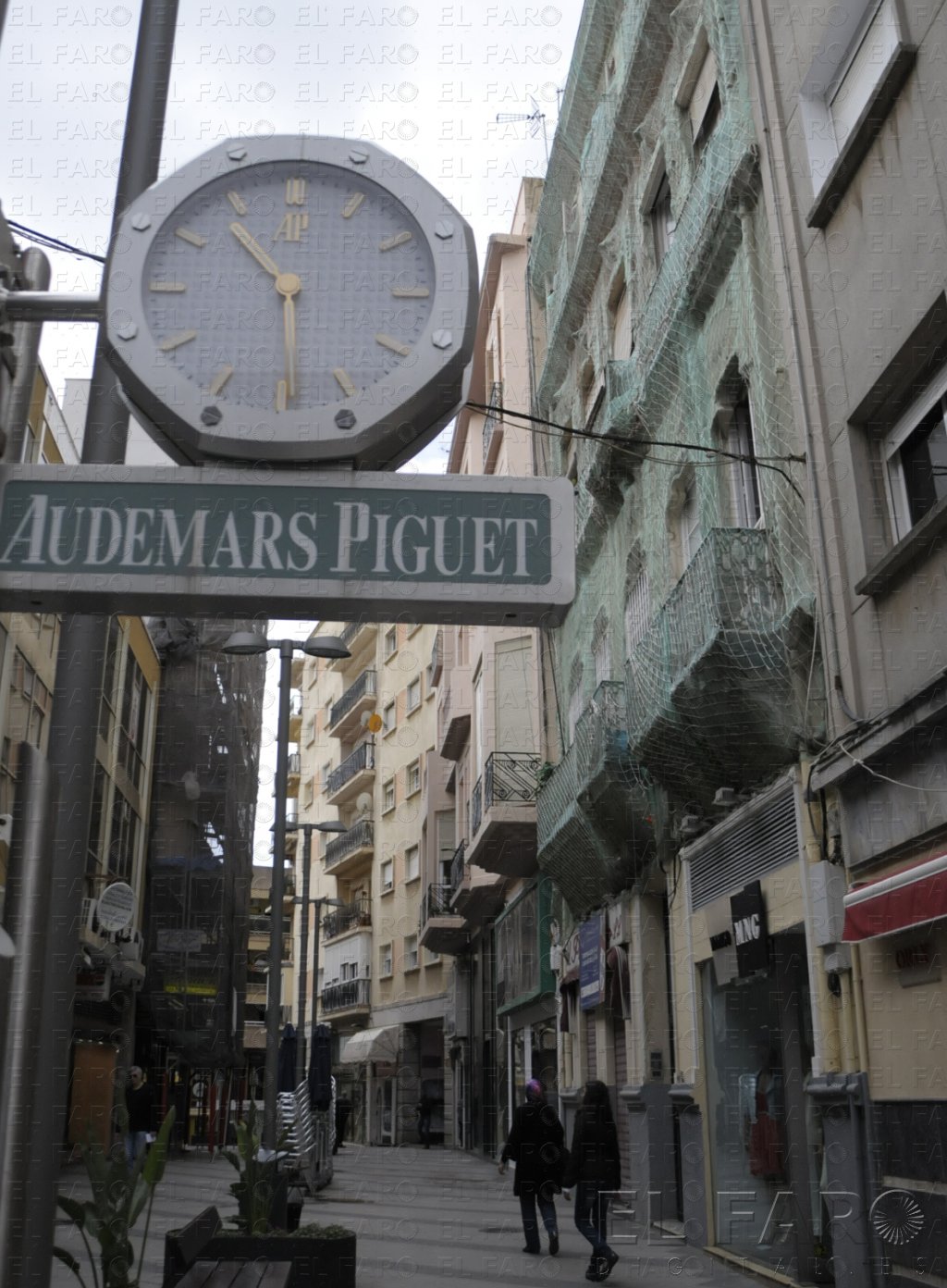 A la derecha, edificio cuya venta está prevista