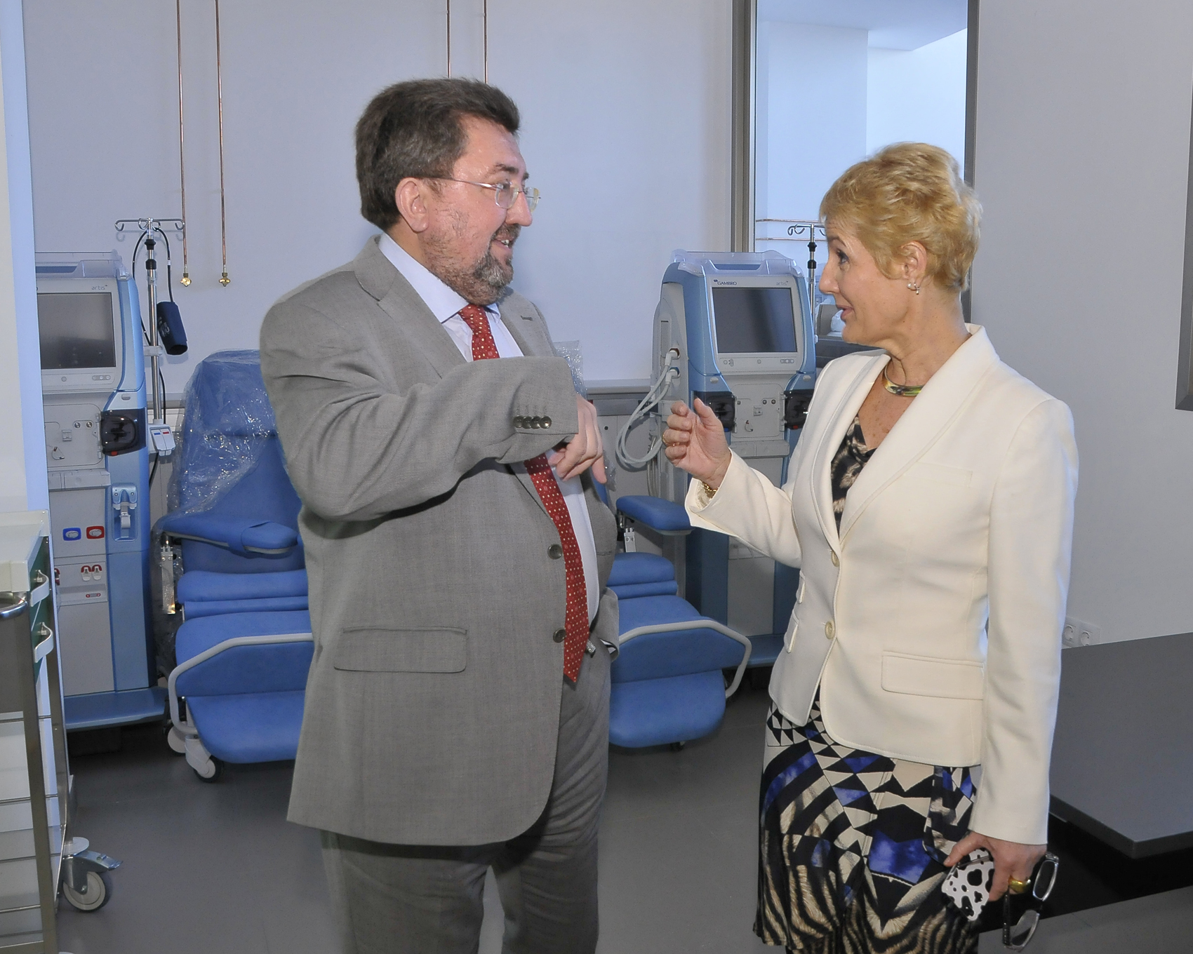 Cabeza, gerente del Área Única, y Elena Hernández, directora de Baxter.