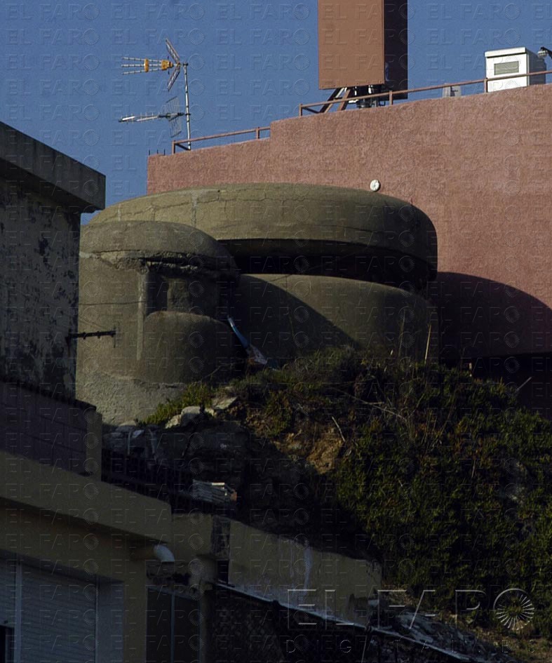Casas adosadas al Puesto de Mando Pintor Molino. Quino