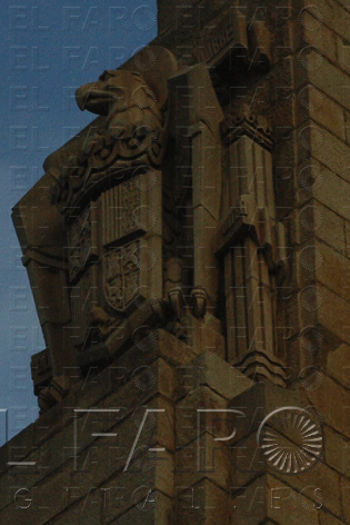 Escudo en su parte superior.