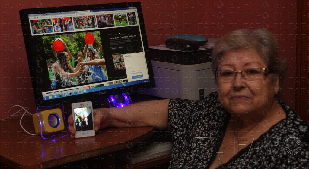 Josefa Vera Rodríguez, suegra de una mujer que padece la esclerosis lateral amiotrófica, emprende una campaña en la ciudad autónoma.