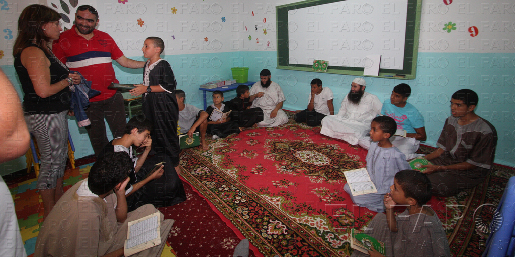 Karim Alí, presidente de la entidad, durante la visita que realizó en junio Mabel Deu, consejera de Educación, Cultura y Mujer, a las instalaciones.