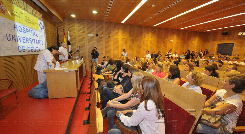 El equipo del Servicio de Medicina Preventiva del Hospital Universitario, ayer en la sesión impartida en el salón de actos. Quino