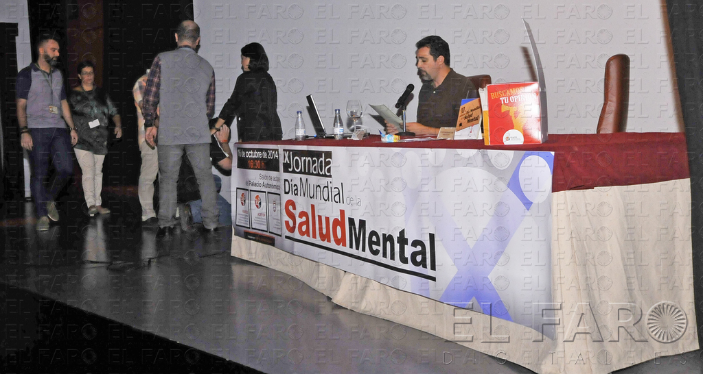 Momento de la ‘performance’ de introducción y, en el descanso, entregaron los premios del IV Concurso de Repostería. Quino
