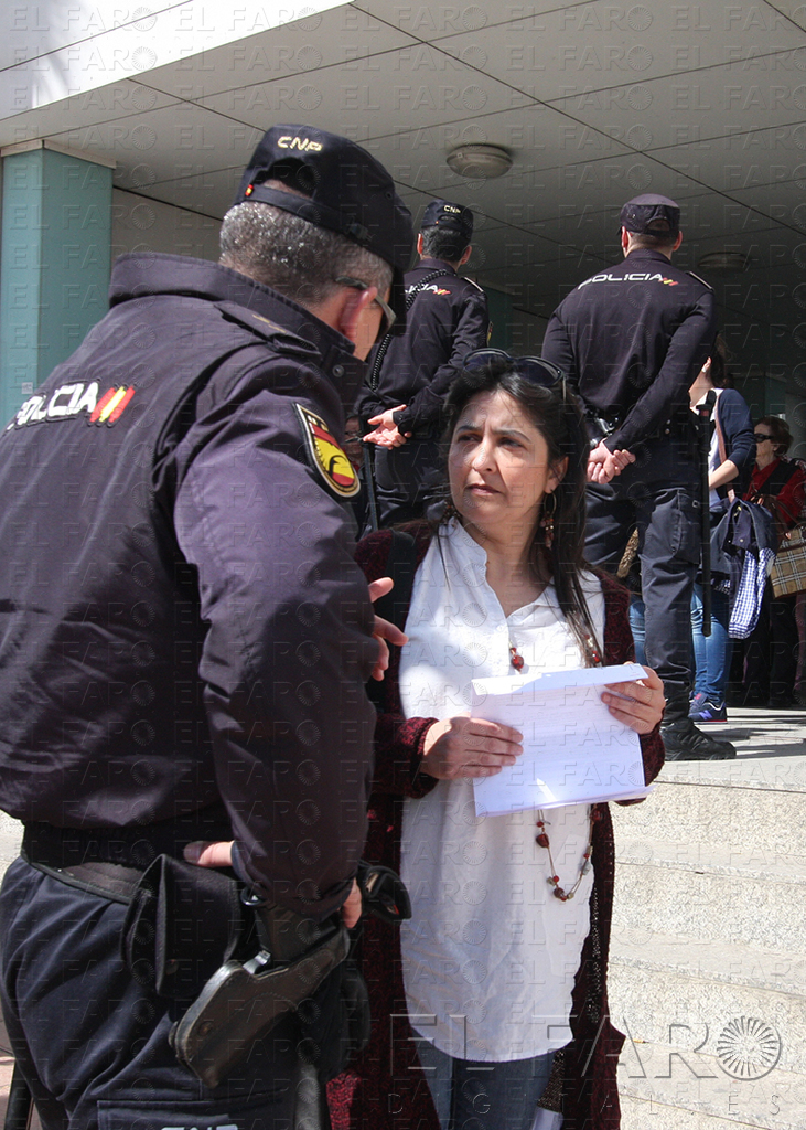 La secretaria autonómica de SATSE, Elisabeth Muñoz, en una concentración.