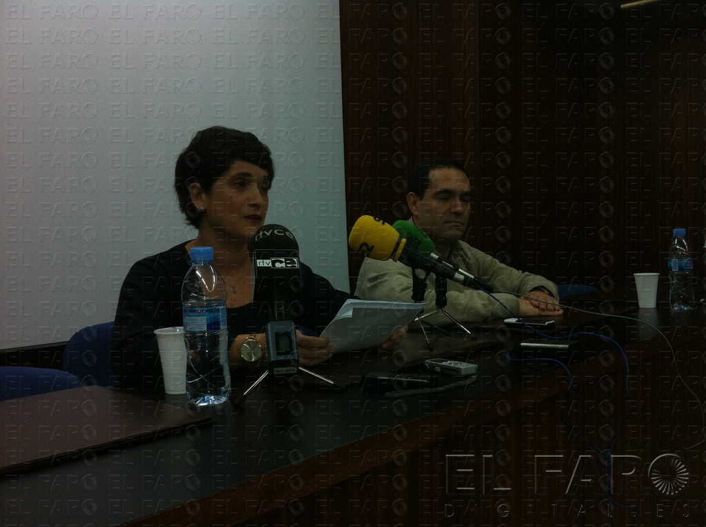 Laura Martínez, vocal de Atención Primaria, y Juan Manuel González, secretario general de esta entidad.