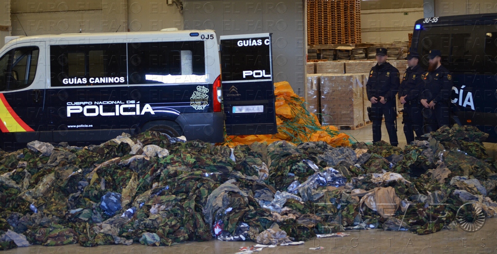 fotosceuta_2016_03_03_cnp_uniformes_incautados_nota_daesh