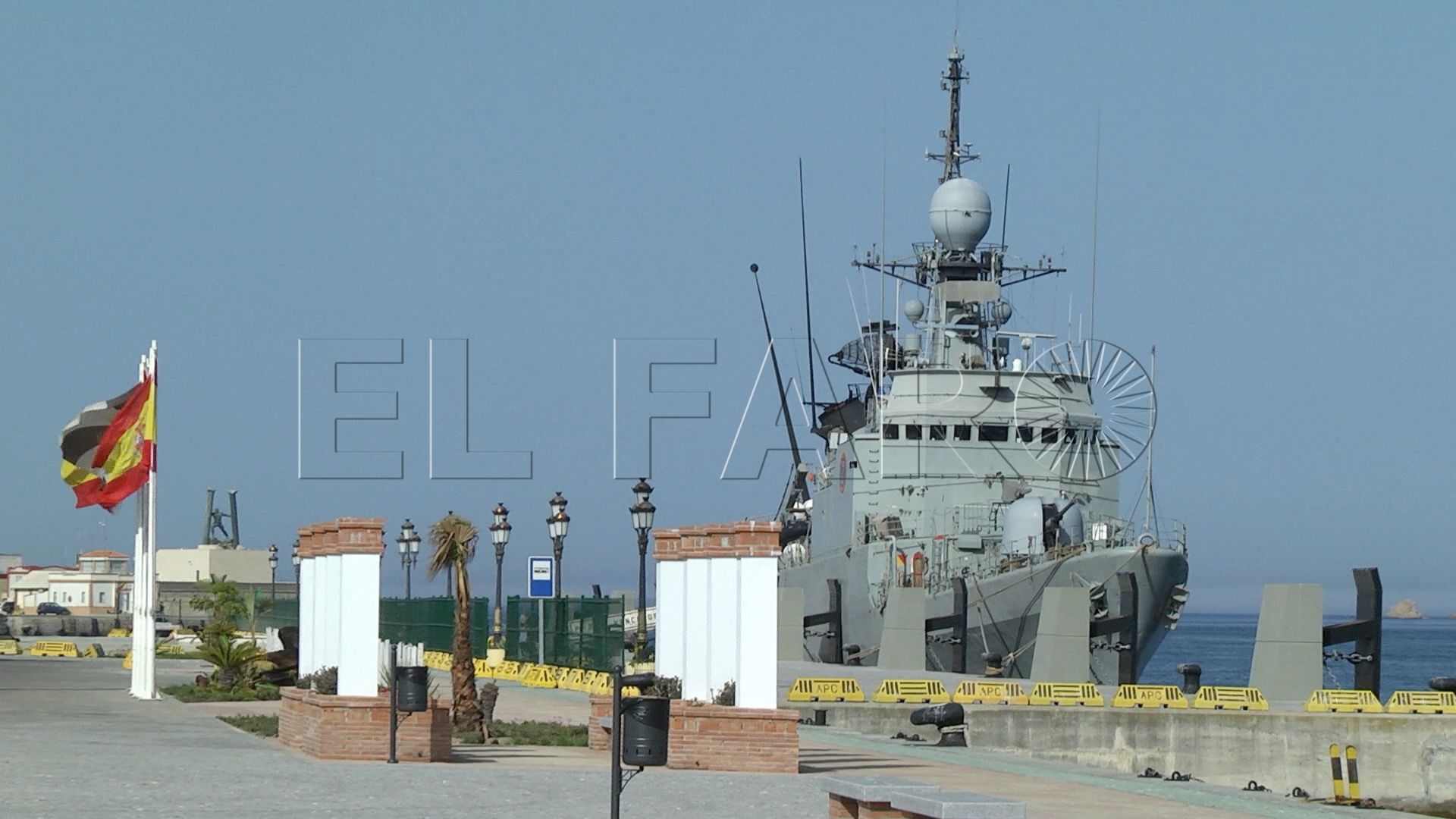 Durante su estancia en el Muelle de España, puede ser visitado por el público esta tarde hasta las 20.00. Mañana miércoles, de 11.00 de la mañana a 13.00 de la tarde y, en horario vespertino, de 17 a 20.00 horas.

El buque realiza actualmente misión de vigilancia marítima en aguas del Estrecho de Gibraltar, Mar de Alborán y Golfo de Cádiz bajo dependencia del Mando de Vigilancia y Seguridad Marítima, así como de apoyo asociado a la misión 'Active Endeavour', de la OTAN, contra el terrorismo en el Mediterráneo.



√