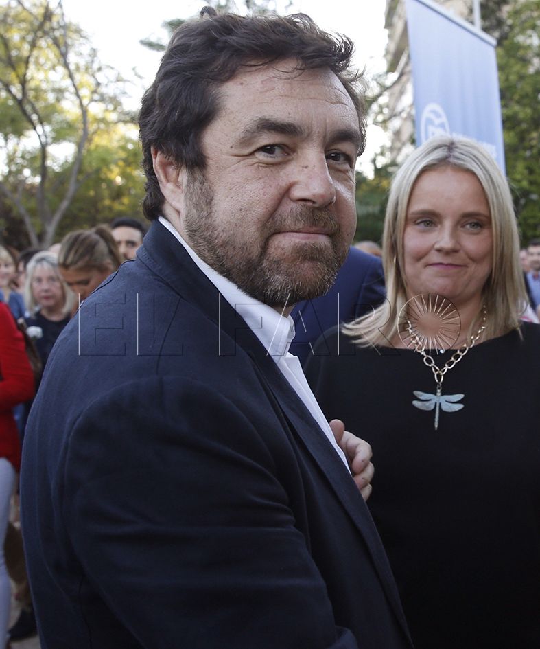 GRA474. MADRID, 10/07/2017.- La presidenta de la Comunidad de Madrid, Cristina Cifuentes (d), la presidenta de la Fundación Víctimas del Terrorismo y hermana del homenajeado, Mari Mar Blanco, y Miguel Gutiérrez, de Ciudadanos, durante el homenaje en el vigésimo aniversario de la muerte de Miguel Angel Blanco, edil del PP de Ermua secuestrado por ETA y asesinado hace 20 años. EFE/Kiko Huesca