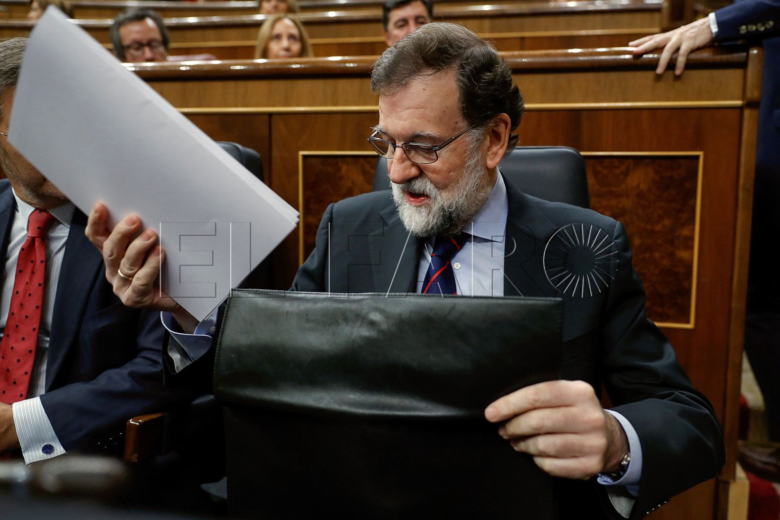 GRAF3790 MADRID, 22/11/2017.-El presidente del Gobierno, Mariano Rajoy, en su escaño del Congreso donde hoy se celebra la sesión de control al Gobierno. EFE/Emilio Naranjo