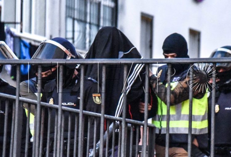 FOTOS-La-detención-del-supuesto-yihadista-1-2-1280x640 2