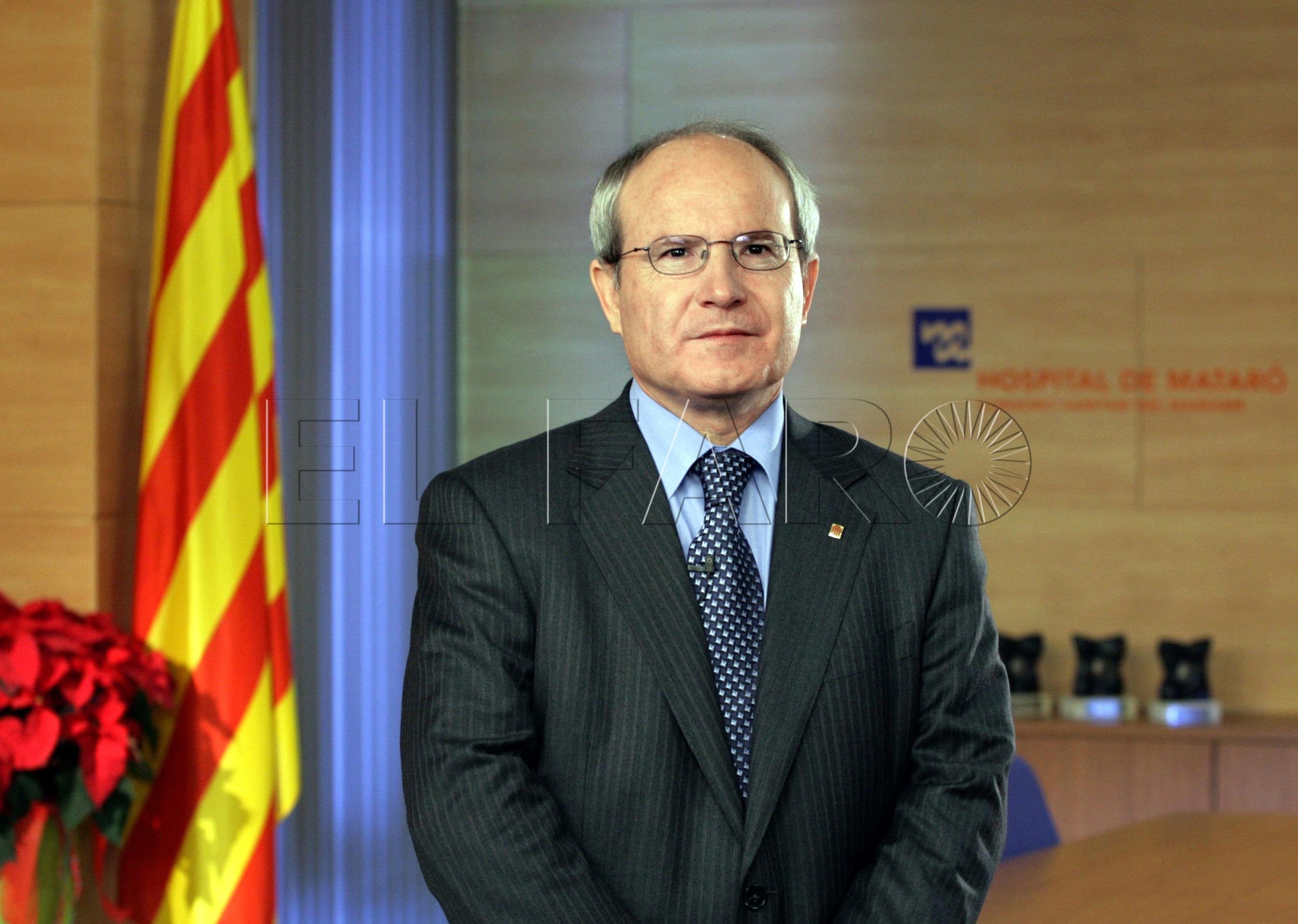 ***FOTOGRAFÍA EMBARGADA HASTA LAS 21:00 HORAS*** B11. Barcelona, 30/12/06.- El presidente de la Generalitat de Cataluña, José Montilla, durante su primer mensaje institucional de Fin de Año, en el que ha pedido hoy a la ciudadanía "confianza" en el nuevo gobierno catalán para desplegar el Estatut, reforzar el Estado del Bienestar y dinamizar la economía de Cataluña. EFE/Rubén Moreno