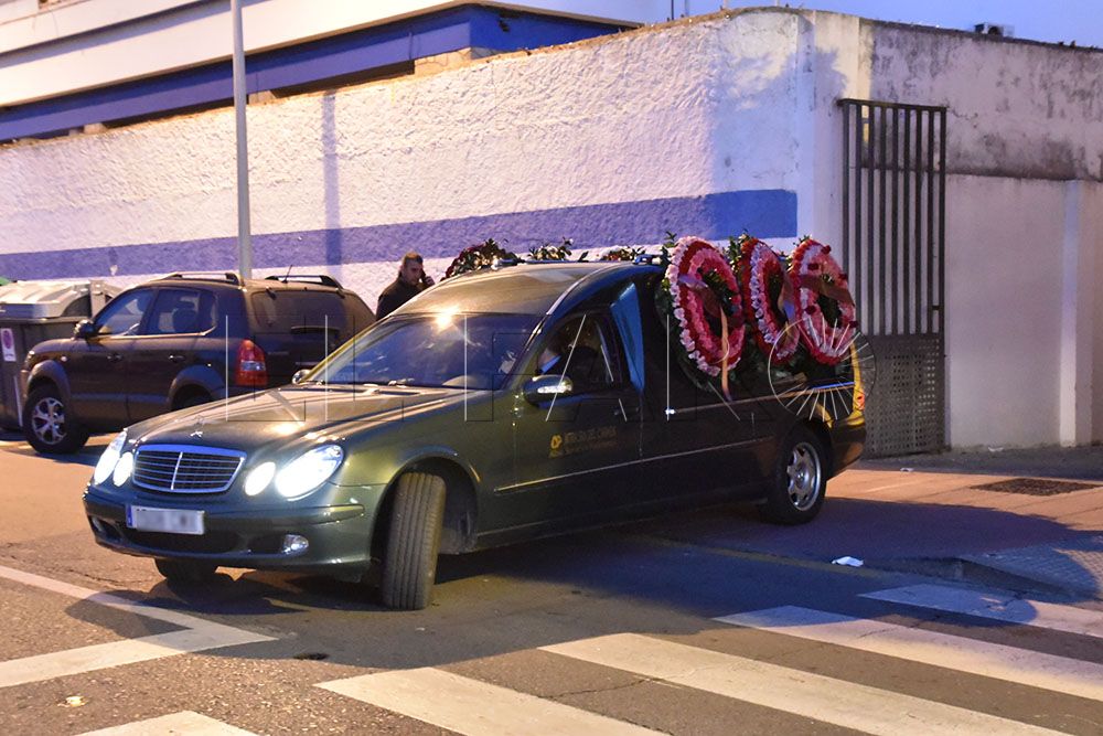 coche-funebre-cementerio-fallecimiento-muerte