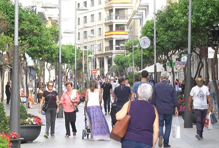 poblacion-habitantes-ceuta-calle-paseo-revellin