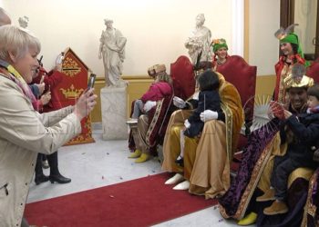 recepcion-emisarios-reales-reyes-magos