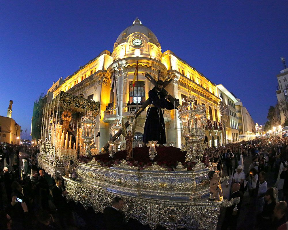 Ceuta. 11 abril 2017. Jesus Moron. Salida procesional de la Iglesia de Africa y 'Encuentro' del Nazareno y la Esperanza.