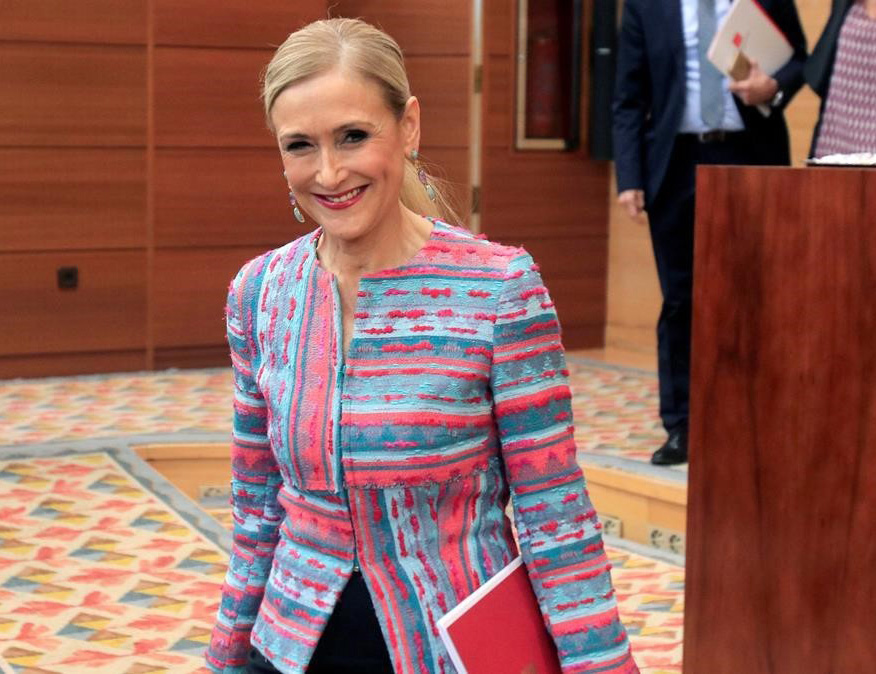 GRAF5930  MADRID  04 04 2018 - La presidenta madrilena  Cristina Cifuentes  a su llegada a su comparecencia en un pleno extraordinario de la Asamblea de Madrid  a peticion de la oposicion  para dar explicaciones sobre las supuestas irregularidades del master que posee de la Universidad Rey Juan Carlos  URJC   EFE  Zipi