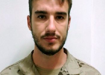 GRAF9838. MADRID, 18/05/2018.- Fotografía facilitada por el Ministerio de Defensa del soldado de Infantería de Marina Antonio Carrero Jiménez que ha fallecido esta mañana al salirse de la carretera el vehículo en el que viajaba junto a otros tres militares españoles que han resultado heridos, cuando participaba en un convoy militar en la localidad de Somadougou, en Mali. EFE