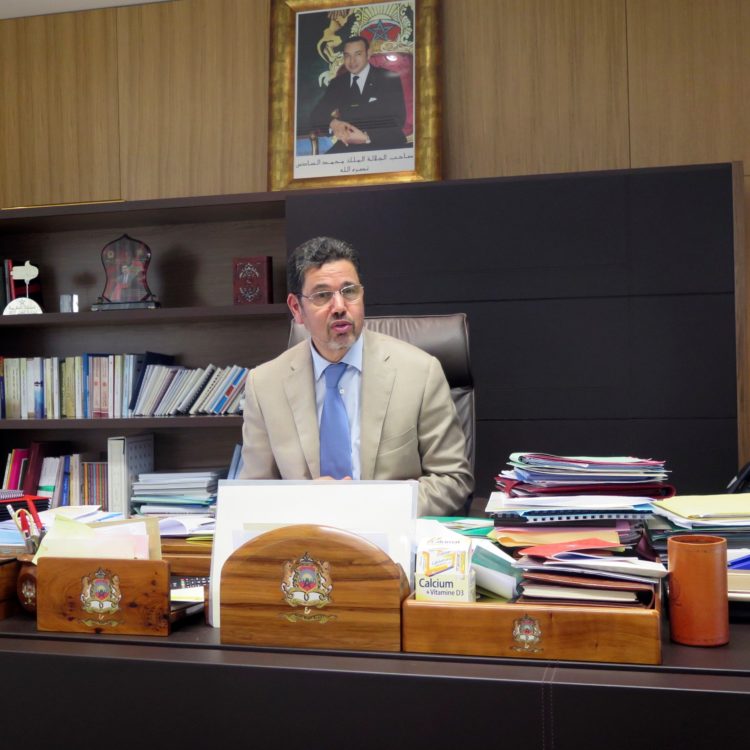 GRAF3721. RABAT, 05/07/2018.- El jefe de la Fiscalía de Marruecos, Mohamed Abdenabaui, durante una entrevista a Efe dónde ha respondido sobre la persistencia en Marruecos de leyes que castigan cuestiones como la homosexualidad, las relaciones sexuales extramaritales o el proselitismo hacia los musulmanes. EFE/ Fátima Zohra