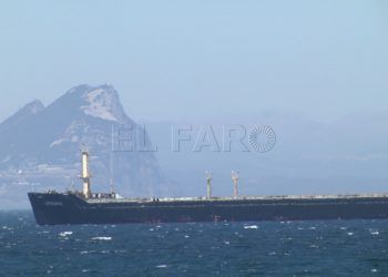 Barco carguero ruso fondeado conflicto laboral armador 7