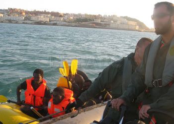 Guardia Civil inmigrantes subsaharianos patera
