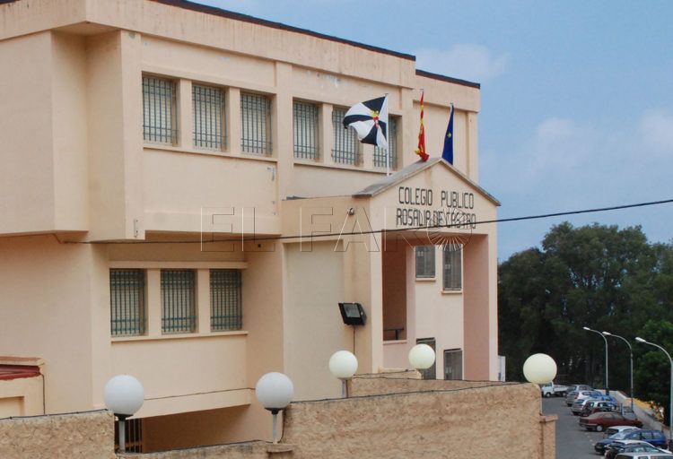 Colegio-Rosalia-de-Castro