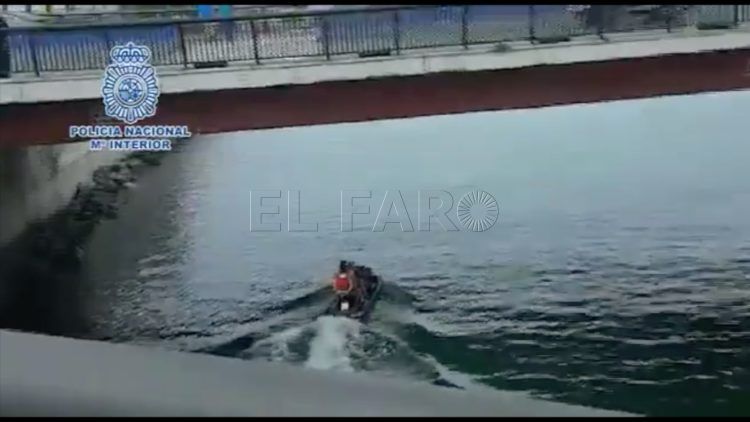 Imagen correspondiente con la operación llevada a cabo por la UDYCO de la Policía Nacional en la que se captaron los pases de inmigrantes
