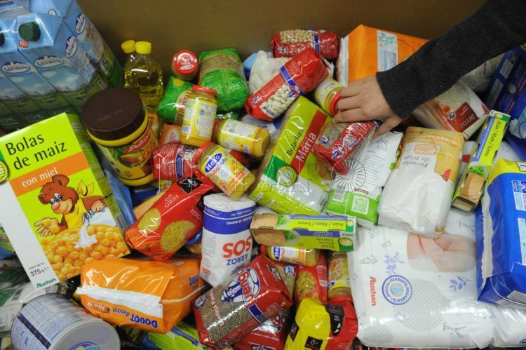 Recogida de alimentos para banco de alimentos en el simply de abendaño
Vitoria 28/11/14 igor aizpuru
