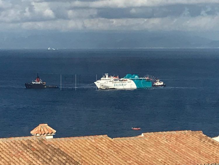 El Passió per Formentera ayudado por los remolcadores