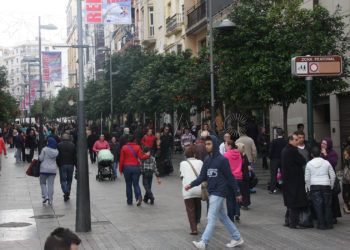 paseo-revellin-gente