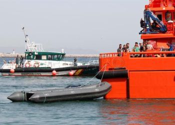 patera salvamento-maritimo-guardia-civil