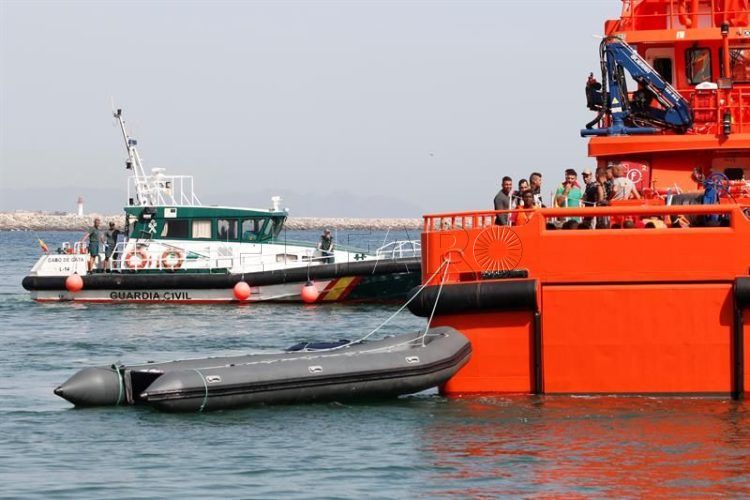 patera salvamento-maritimo-guardia-civil