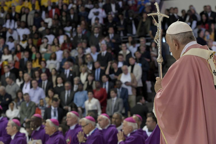 Rabat (Morocco), 31/03/2019.- A handout picture provided by the Vatican Media shows Pope Francis during a Mass at Prince Moulay Abdellah Stadium in Rabat, Morocco, 31 March 2019. Pope Francis is on the apostolic journey to Morocco to highlight the North African nation's tradition of Christian-Muslim ties. (Papa, Marruecos) EFE/EPA/VATICAN MEDIA HANDOUT HANDOUT EDITORIAL USE ONLY/NO SALES