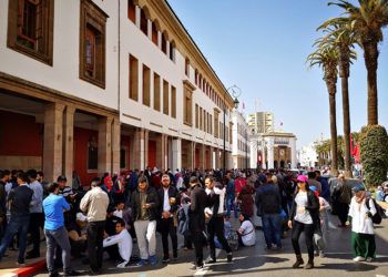 Cientos de profesores se manifiestan en Rabat después de represión policial