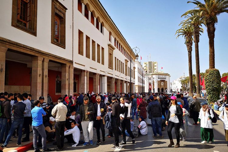 Cientos de profesores se manifiestan en Rabat después de represión policial