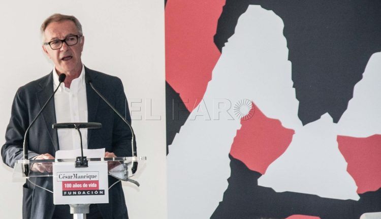GRAFCAN3309. TAHÍCHE (LANZAROTE), 08/05/2019.- El ministro de Cultura, José Guirao, ha inaugurado esta tarde en la Fundación César Manrique el ciclo "Cuatro conversaciones de futuro", dirigido por Iñaki Gabilondo y con la intervención del politólogo y pensador Sami Nair. EFE/ Javier Fuentes