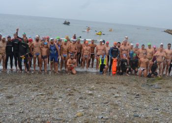 nadadores-travesia-ribera-cas