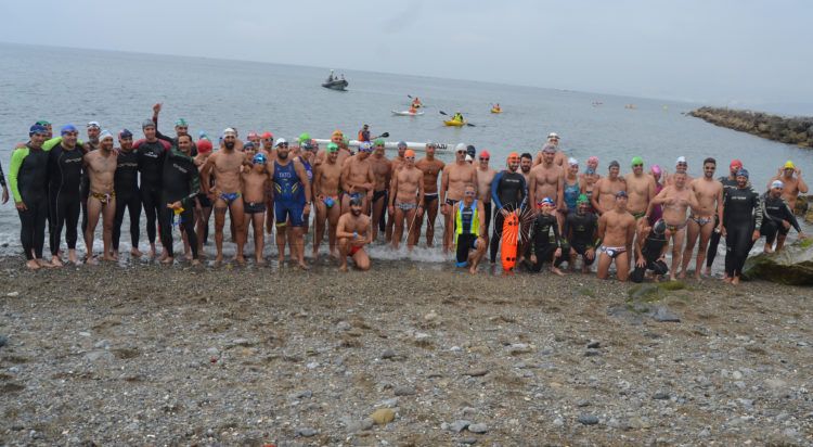 nadadores-travesia-ribera-cas