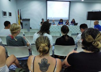 acto-refugiados-biblioteca