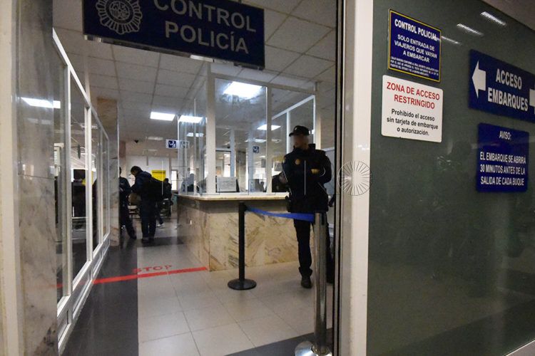 control-embarque-policia-nacional-escaner