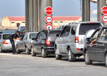 embarque zona control policia nacional vehiculos