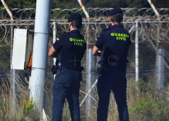 guardia-civil-valla-frontera-concertina