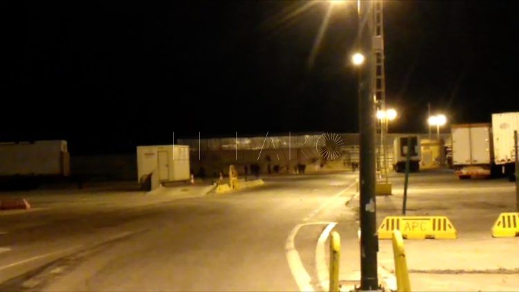 inmigrantes-pedradas-puerto-herido-trabajador-6