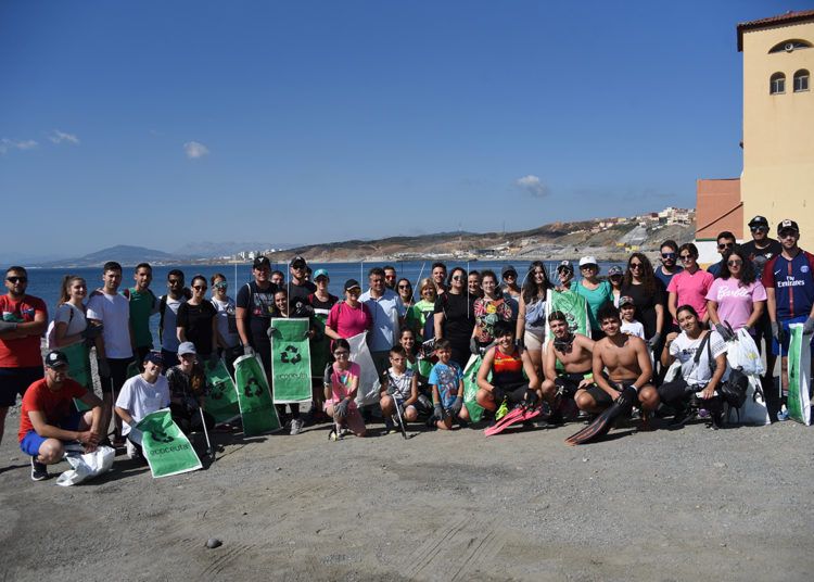 recogida-plasticos-playa-almadraba-5