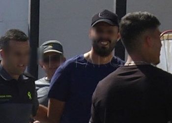 patron-embarcacion-cabinada-inmigrantes