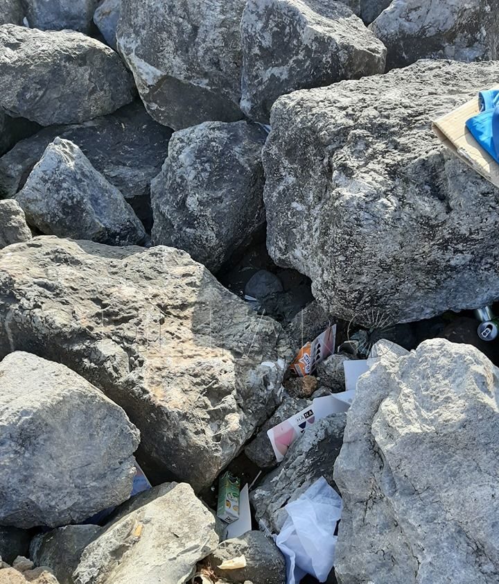 suciedad-playa-tarajal