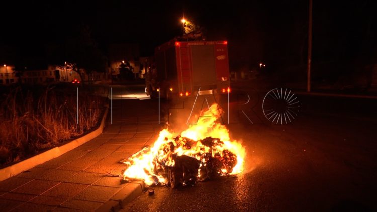 Fuego-contenedor-incendio-bomberos-3
