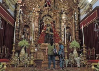 besamanos-virgen-africa-12