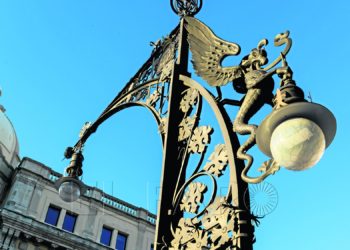 farola-gran-via-ceuta