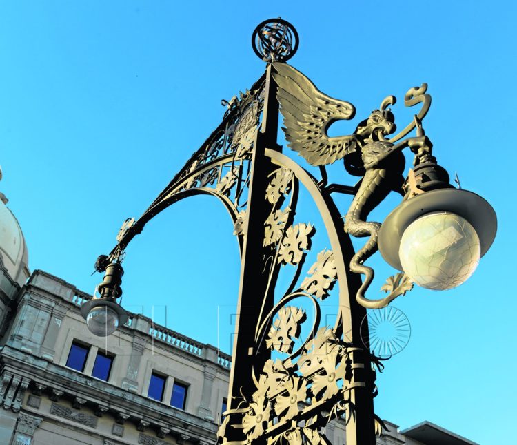 farola-gran-via-ceuta